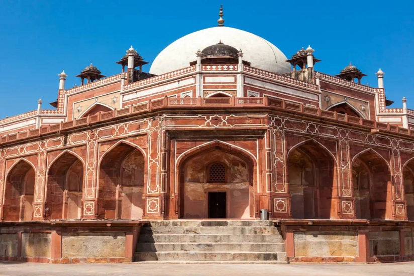 Dome of Humayun’s Tomb collapses in New Delhi leaving five dead