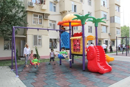 Bakıda abadlaşdırılan növbəti həyət istifadəyə verilib