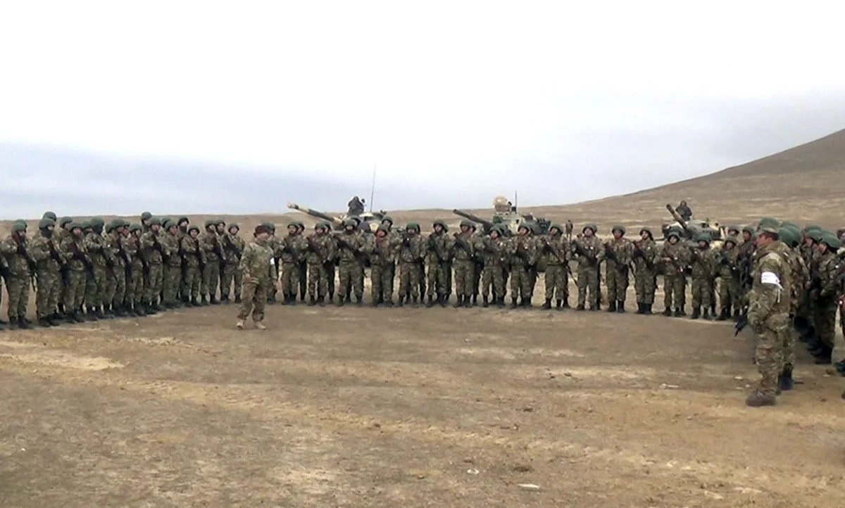Azərbaycanda ehtiyatda olan hərbçilərin toplanışı başa çatıb