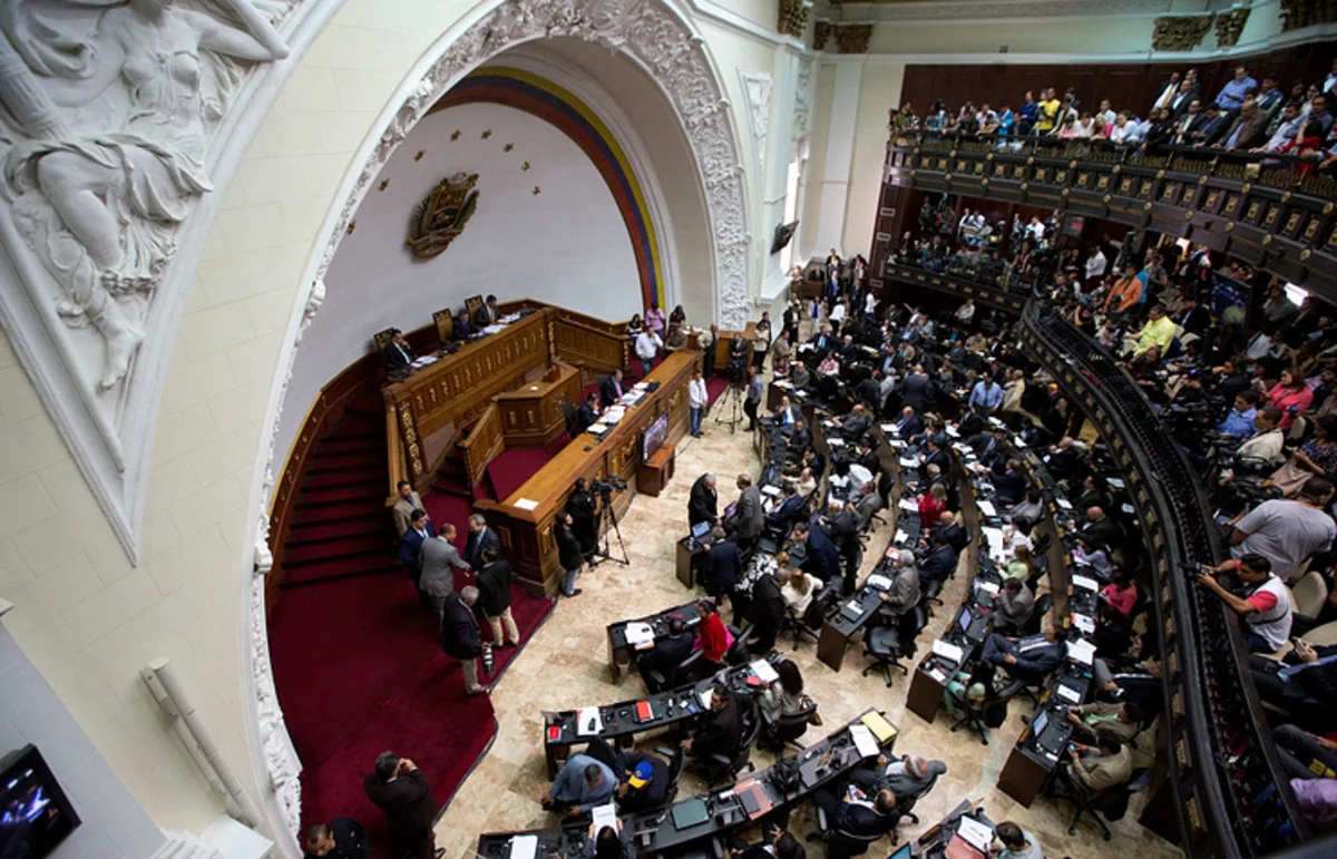 Верховный суд Венесуэлы взял на себя полномочия парламента