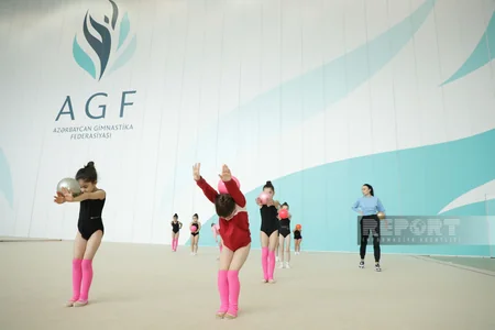 Bölgə gimnastlarının Milli Gimnastika Arenasında məşqləri davam edir