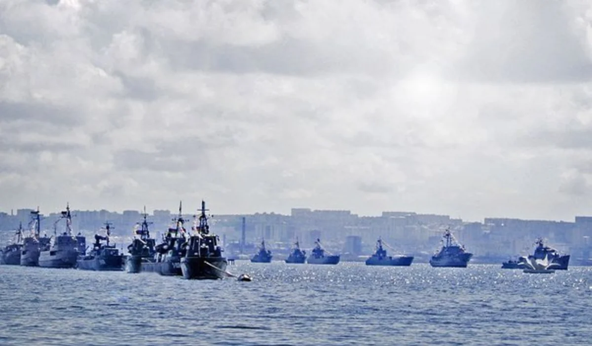 Rusiya donanması Xəzər dənizində təlim keçir