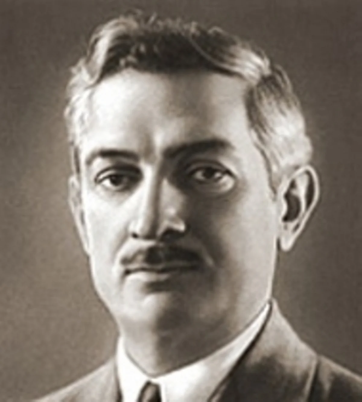 Müslüm Maqomayevin rəsmi saytı fəaliyyətə başlayıb
