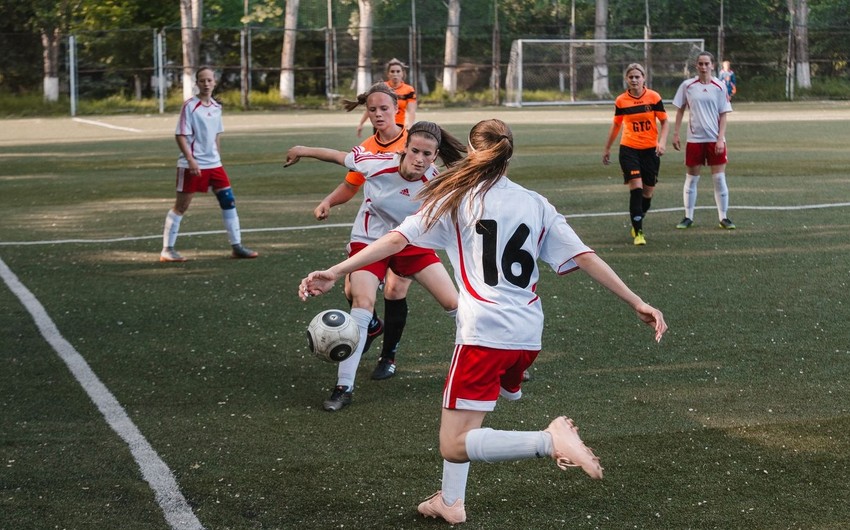 Qadın futbolçular arasında amansız dava