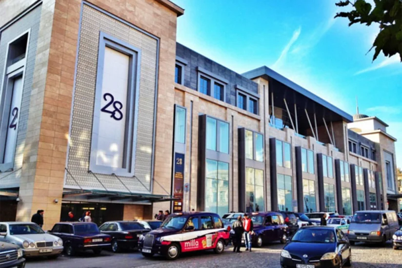 “28 Mall” ticarət mərkəzinə bomba qoyması barədə yalan məlumat verən şəxs tutulub
