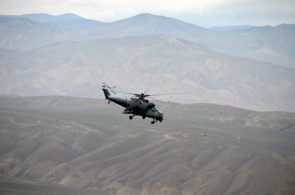 Azərbaycan Silahlı Qüvvələrinin döyüş helikopterlərinin uçuş-taktiki təlimləri keçirilib