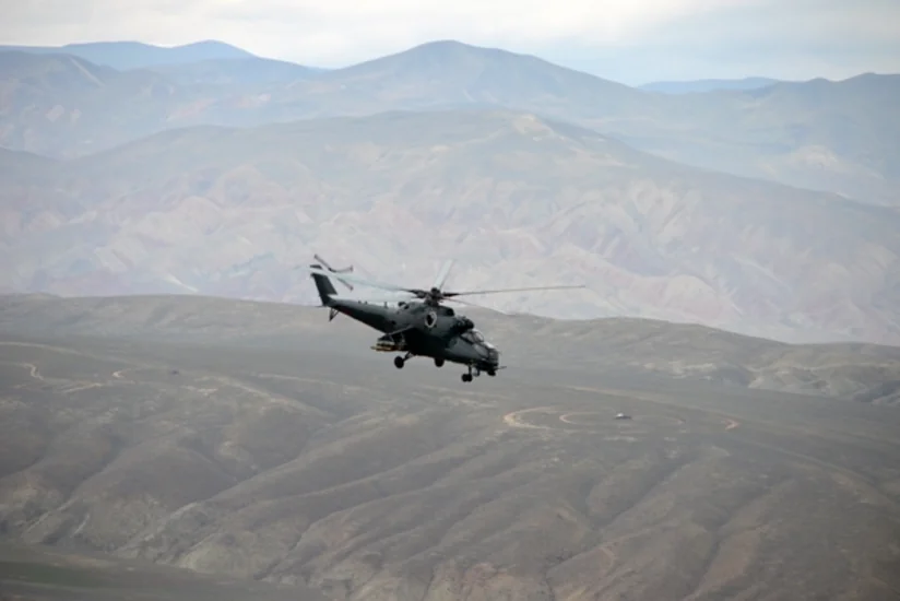 Azərbaycan Silahlı Qüvvələrinin döyüş helikopterlərinin uçuş-taktiki təlimləri keçirilib