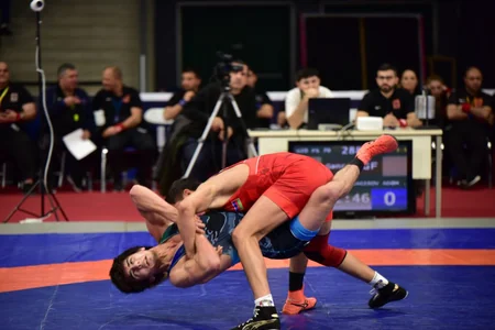Güləş üzrə Azərbaycan çempionatında daha 5 çəkidə qaliblər müəyyənləşib