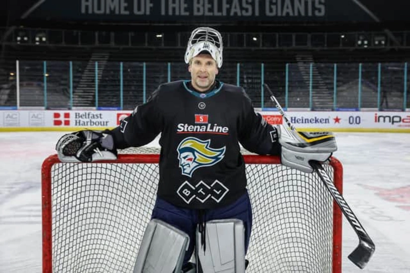 Çexiya yığmasının sabiq qapıçısı hokkey komandasına qoşulub