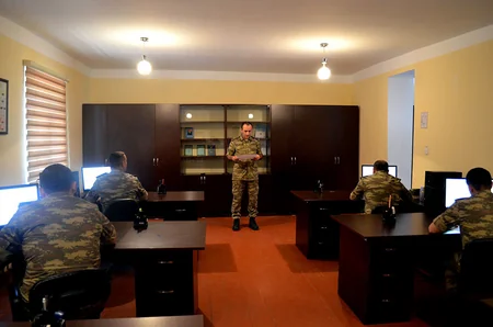 Azərbaycan ordusunda ən yaxşı topoqraf adı uğrunda yarış keçirilir