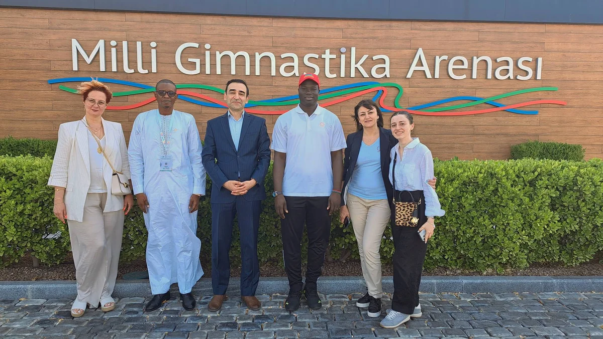 Qambiyanın gənclər və idman naziri Milli Gimnastika Arenası ilə tanış olub