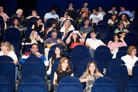 “CinemaPlus”da “Playboy əməliyyatçı” filminin azərbaycan dilində nümayişi keçirilib - VİDEO