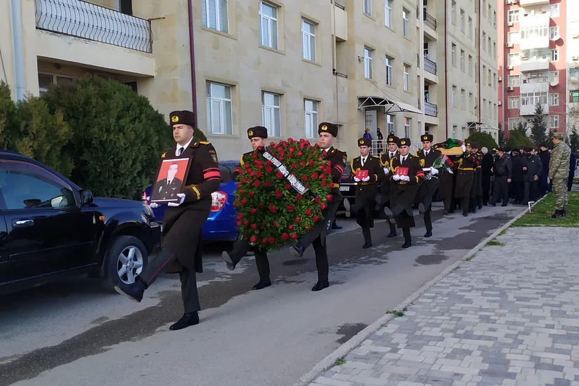 “Qarabağ” ordenli şəhidin zabit əmisi dəfn edilib