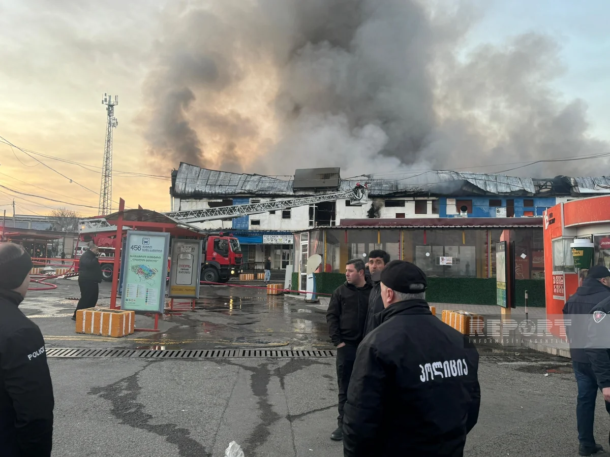 В Тбилиси горит оптово-розничный рынок Lilo Mall