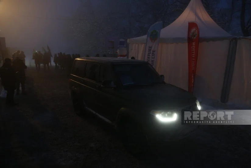 По дороге Ханкенди-Лачын беспрепятственно проехали четыре автомобиля российских миротворцев