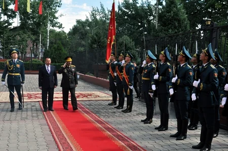 Azerbaijan, Kyrgyz Republic discuss military cooperation development