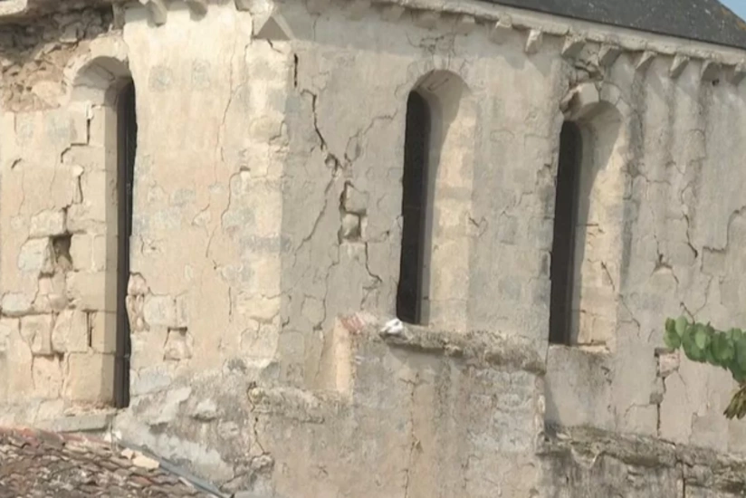 Fransada güclü zəlzələ olub: yüzlərlə ev, məktəb dağılıb, xəsarət alanlar var