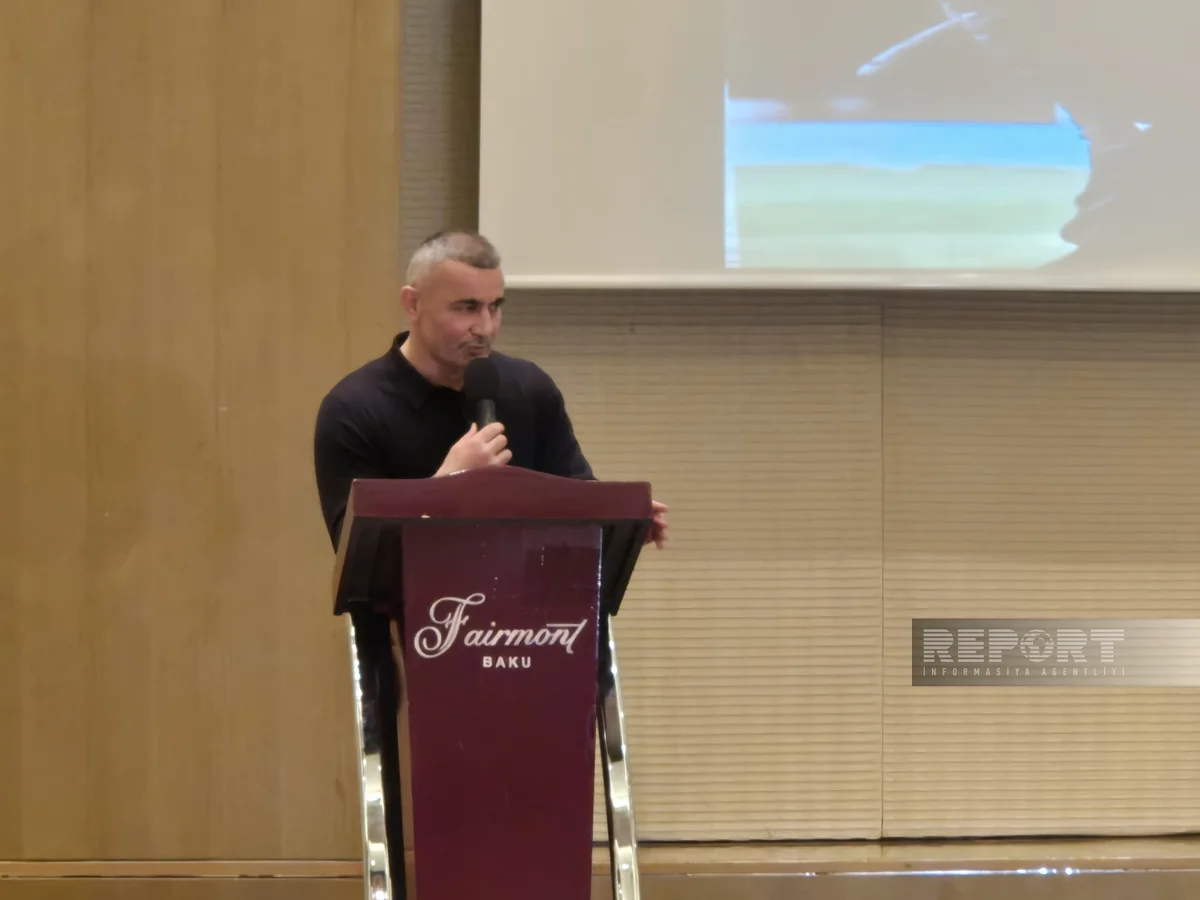 İlin məşqçisi seçilən Qurban Qurbanov mükafatlandırılıb  