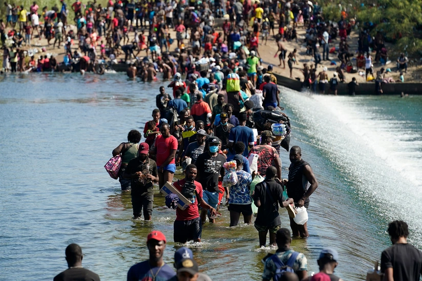 Texas authorities transfer over 102,000 people to other American states
