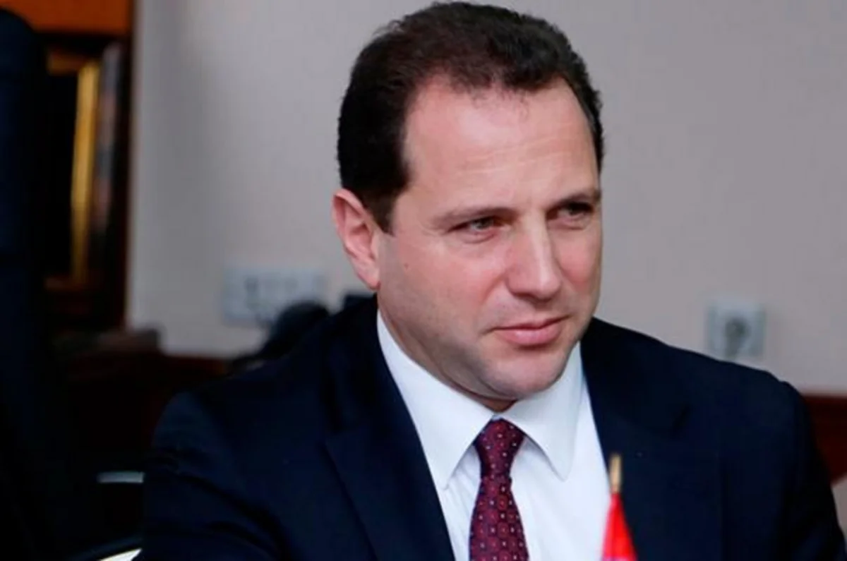 В Армении арестовали бывшего министра обороны 