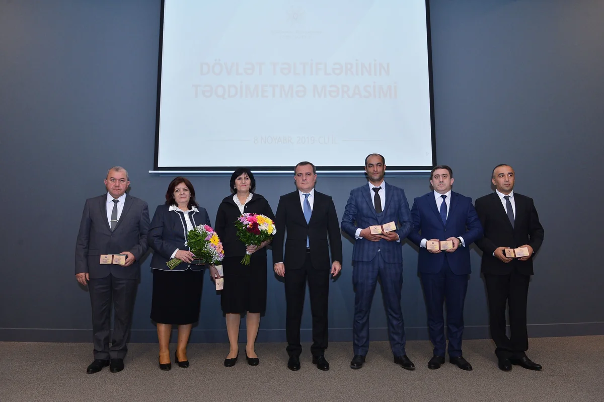 Təhsil işçilərinə dövlət təltifləri təqdim olunub