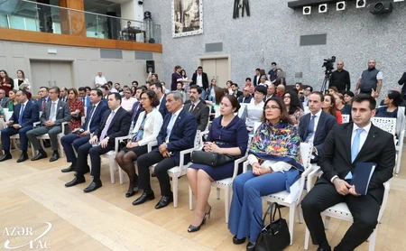 Heydər Əliyev Fondunun vitse-prezidenti “Nəsimi” antreprizasının təqdimatında iştirak edib
