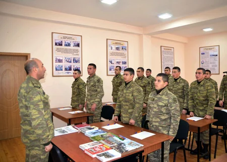 Qoşunlarda yeni tədris dövrü başlanıb