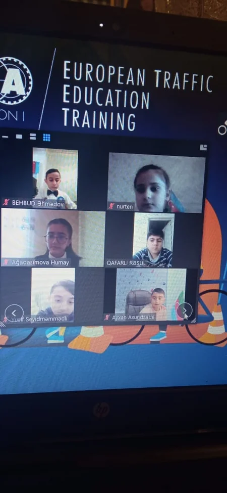 Bakıda məktəblilərə onlayn maarifləndirmə təlimi keçirilib