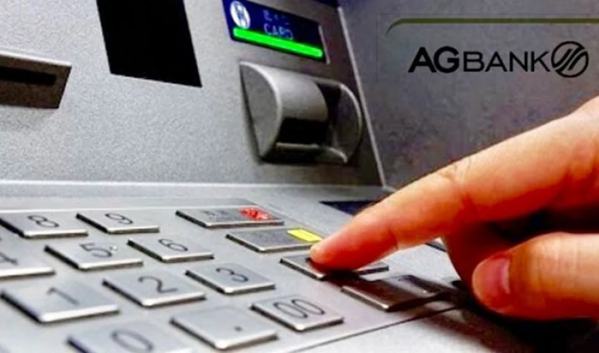 AGBankın bankomatları, “NBC Bank”ın isə avtomobili hərraca çıxarılır