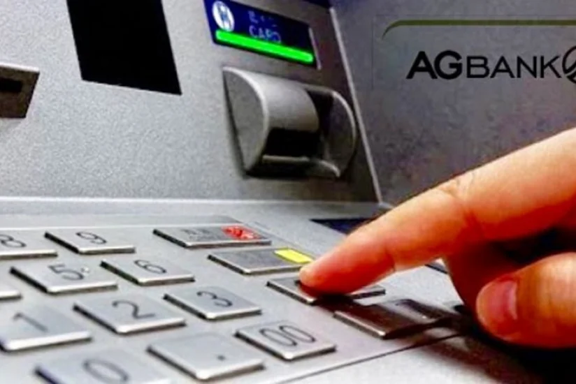 AGBankın bankomatları, “NBC Bank”ın isə avtomobili hərraca çıxarılır