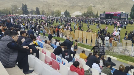 В Гёйчае проходит Фестиваль граната