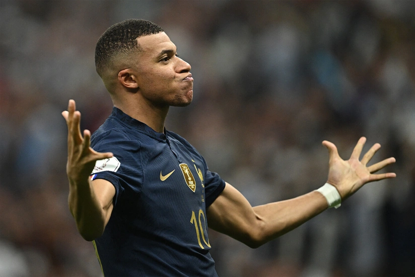 Mbappe: “Messi PSJ-də “Barselona”dakı oyunçu deyildi”