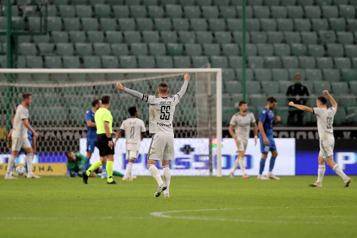 Qarabağın rəqibi UEFA-ya 30 oyunçu sifariş etdi