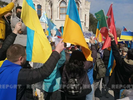 Ukraynalılar İstanbulda Rusiya əleyhinə aksiya keçirib