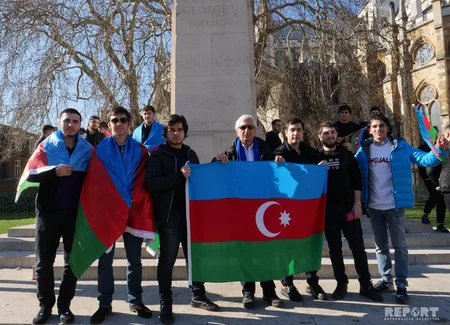 Azərbaycanlılar Xocalı soyqırımının 27-ci ildönümü ilə əlaqədar Londonda yürüş-mitinq keçiriblər - FOTO - VİDEO