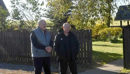 Лукашенко прокатил Путина на ГАЗ-69 и угостил драниками