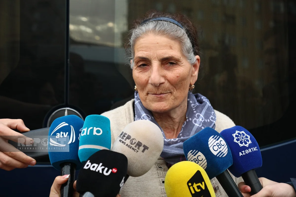 Zümrüd Əliyeva: Xocalıdan dörd övladım, əlimdə iki qumbara və bir bıçaqla çıxmışam