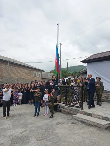 Şəhidin ad günü məzarı yanında qeyd olunub