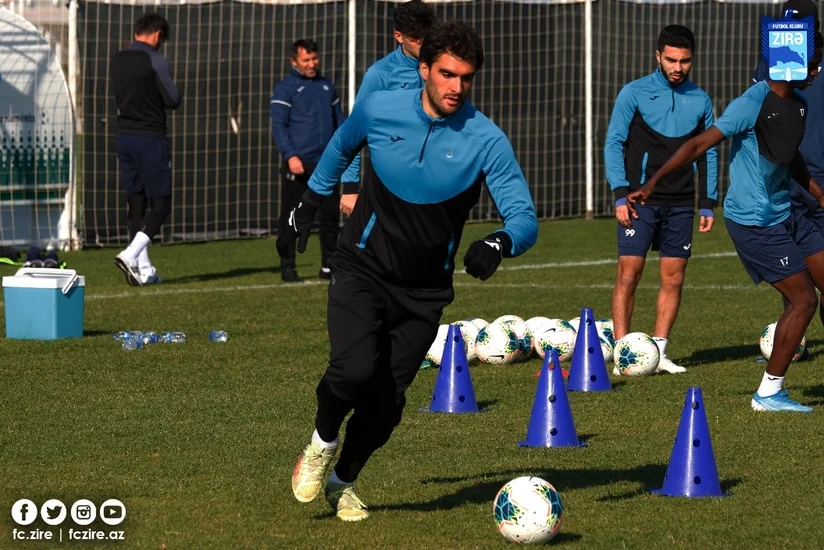 Zirədən ayrılan futbolçu: Azərbaycanda Peru yeməkləri üçün darıxıram