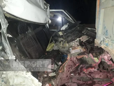 Kürdəmirdə “Ford” “KamAZ”a çırpılıb, ölən və yaralanan var