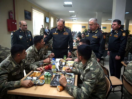 Azərbaycan Ordusunun Baş Qərargah rəisi Ali Hərbi Məktəbin şəxsi heyəti ilə görüşüb