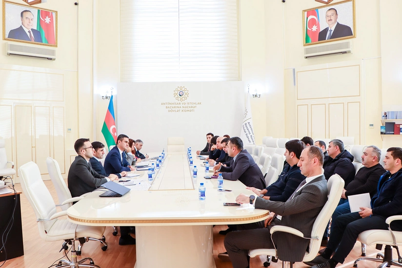 YDM-lərdə satılan yanacaqların keyfiyyəti və istehlakçıların şikayətləri müzakirə edilib