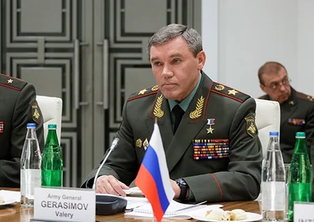 Начальник Генерального штаба ВС России встретился в Баку с председателем военного комитета НАТО