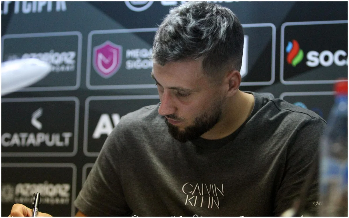 Fransalı futbolçu: Neftçiyə pula görə gəlməmişəm