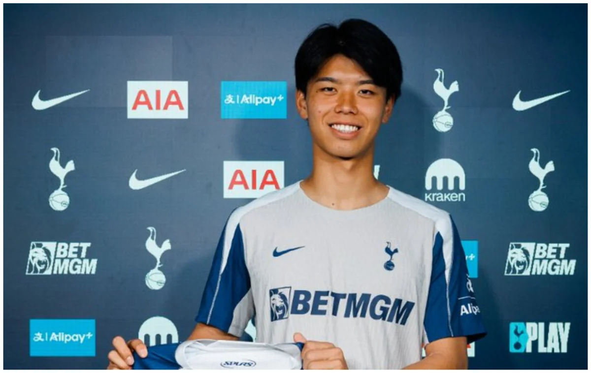 Tottenham signs Japan defender Takai for $6.8M