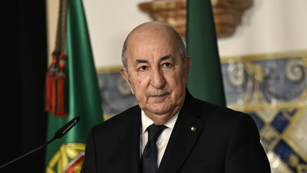 Президент Алжира поздравил главу Азербайджанского государства