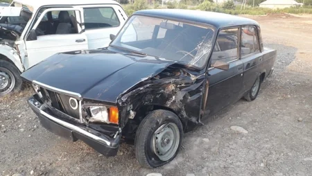 В Кюрдамире столкнулись два легковых автомобиля, три человека пострадали