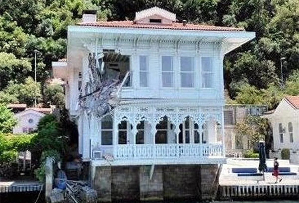 ​İstanbul boğazında gəmi qəzası baş verib