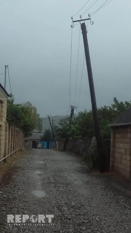 Qubada elektrik dirəyində yanğın olub, bir neçə kənd işıqsız qalıb - FOTO - VİDEO