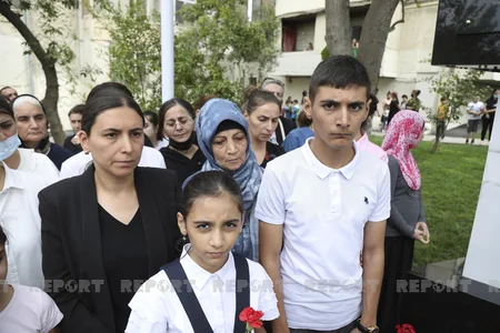 Xətaidə üç şəhidin xatirə lövhəsinin açılışı olub